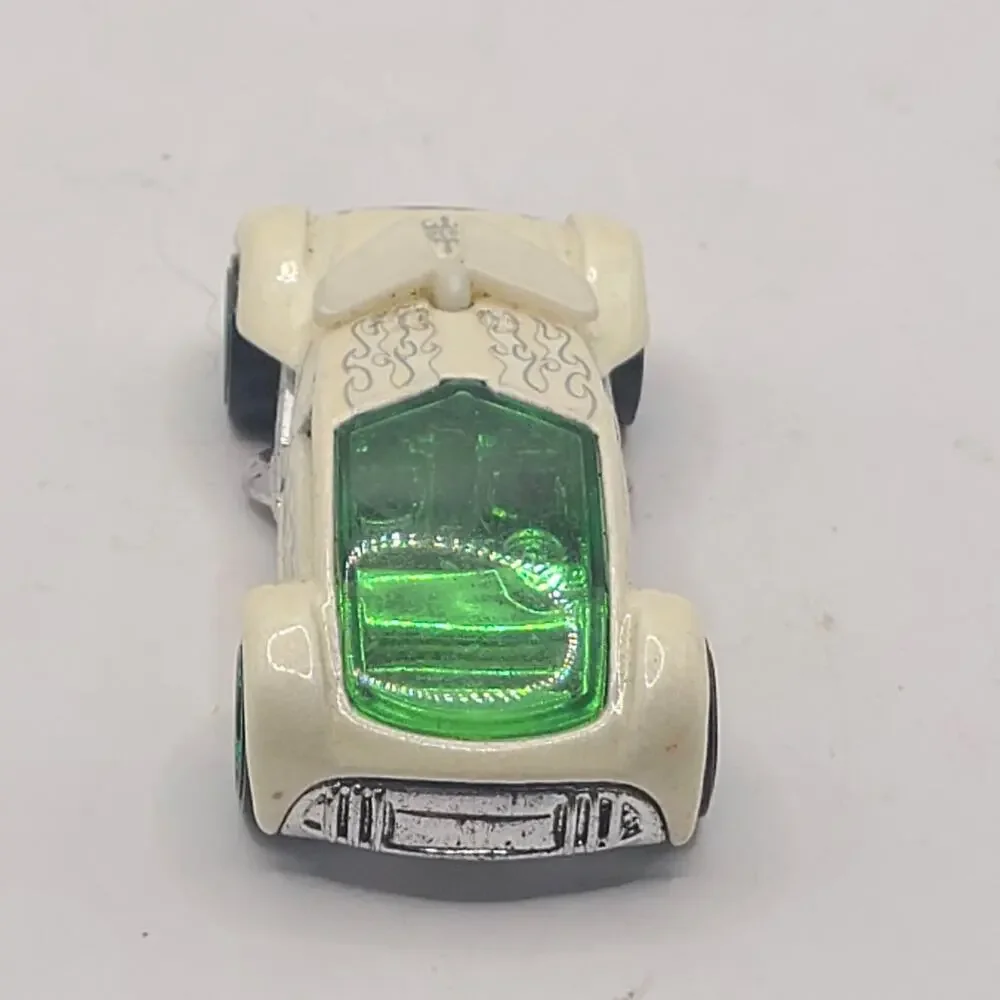 Hot Wheels Phantom Racer Car 2004 White Green Windshield Windows 1:64 Loose